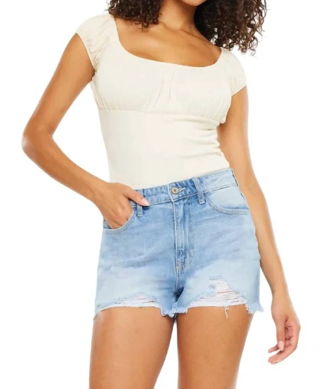 Ivanna Ultra High Rise Mom Shorts In Light Wash